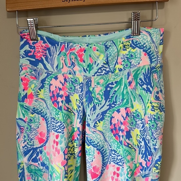 LILLY PULITZER The Weekender Crop Mermaid Cove Legging Blue Pink Green Sz S - Picture 4 of 15